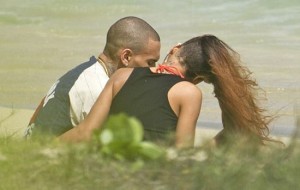 wpid-Chris-Brown-And-Rihanna-In-Hawaii-For-Birthday1